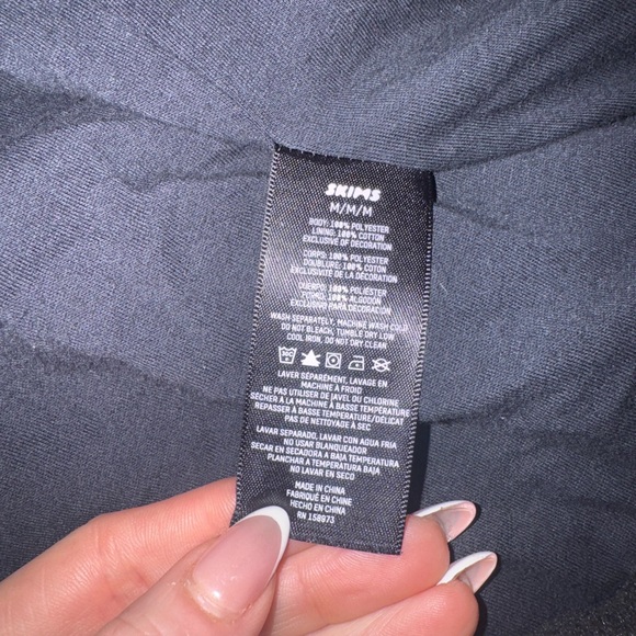 SKIMS Fleece Lounge Wrap Robe Jacket - Picture 9 of 9